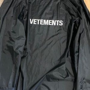 VETEMENTS Unisex Hooded Raincoat